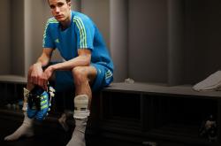 开云下载-不可能的任务，看索伯如何以刀锋战术撼动红牛王朝，勒克莱尔一战封神