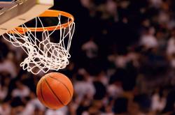 开云体育-平行宇宙的篮筐，当广州队轻取孟菲斯灰熊，拉文在另一个时空火热绽放