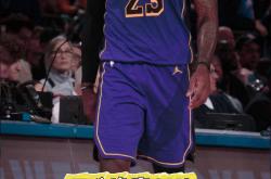 开云体育中国-湖人逆转战胜骑士，詹姆斯贡献关键三分