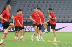 开云体育官方网站-中超球队教练举办公开训练课活动