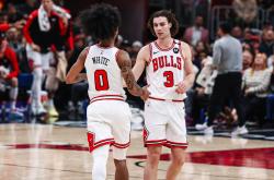 开云体育官方网站-猛龙险胜鹈鹕，范弗利特惊艳四座