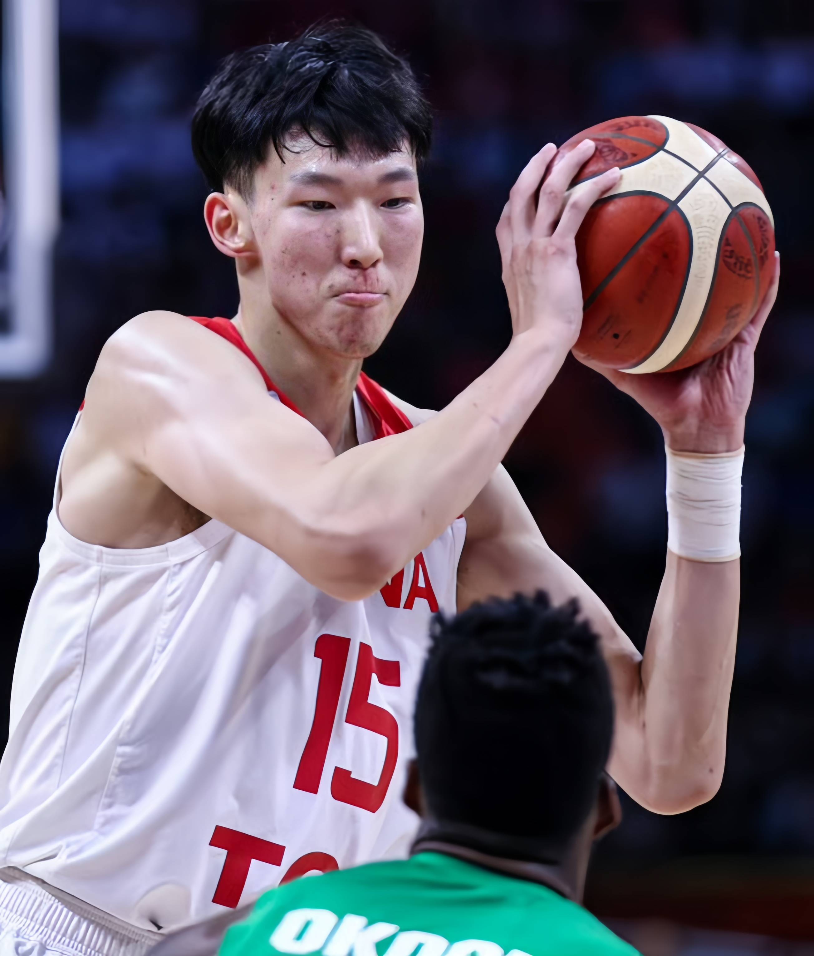 江苏男篮力克竞争对手，取得连胜