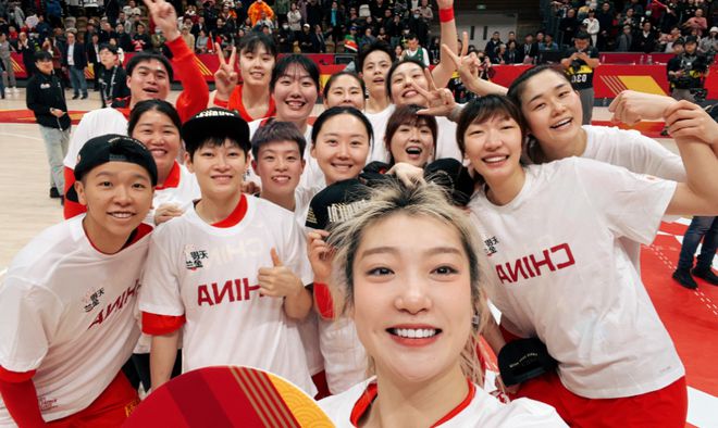 包含FIBA女篮世界杯开幕式即将举行的词条