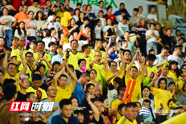 包含强强对话再度上演，球队为荣耀全力以赴的词条