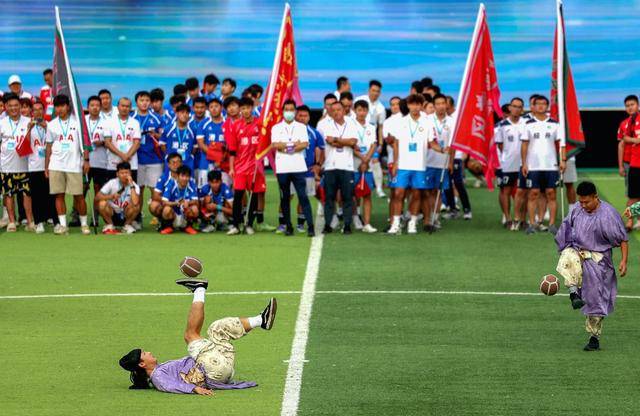 顶级足球联赛的激情比赛引发热议的简单介绍 顶级足球联赛的激情比赛引发热议的简单介绍