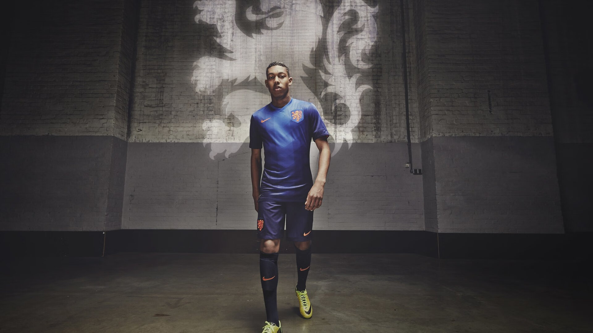 周冠宇领军迈凯伦，轻取雷诺车队谱写新传奇